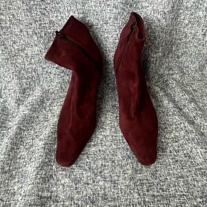 IMPO stretch Burgundy Women's Ankle Boots. Size 8
